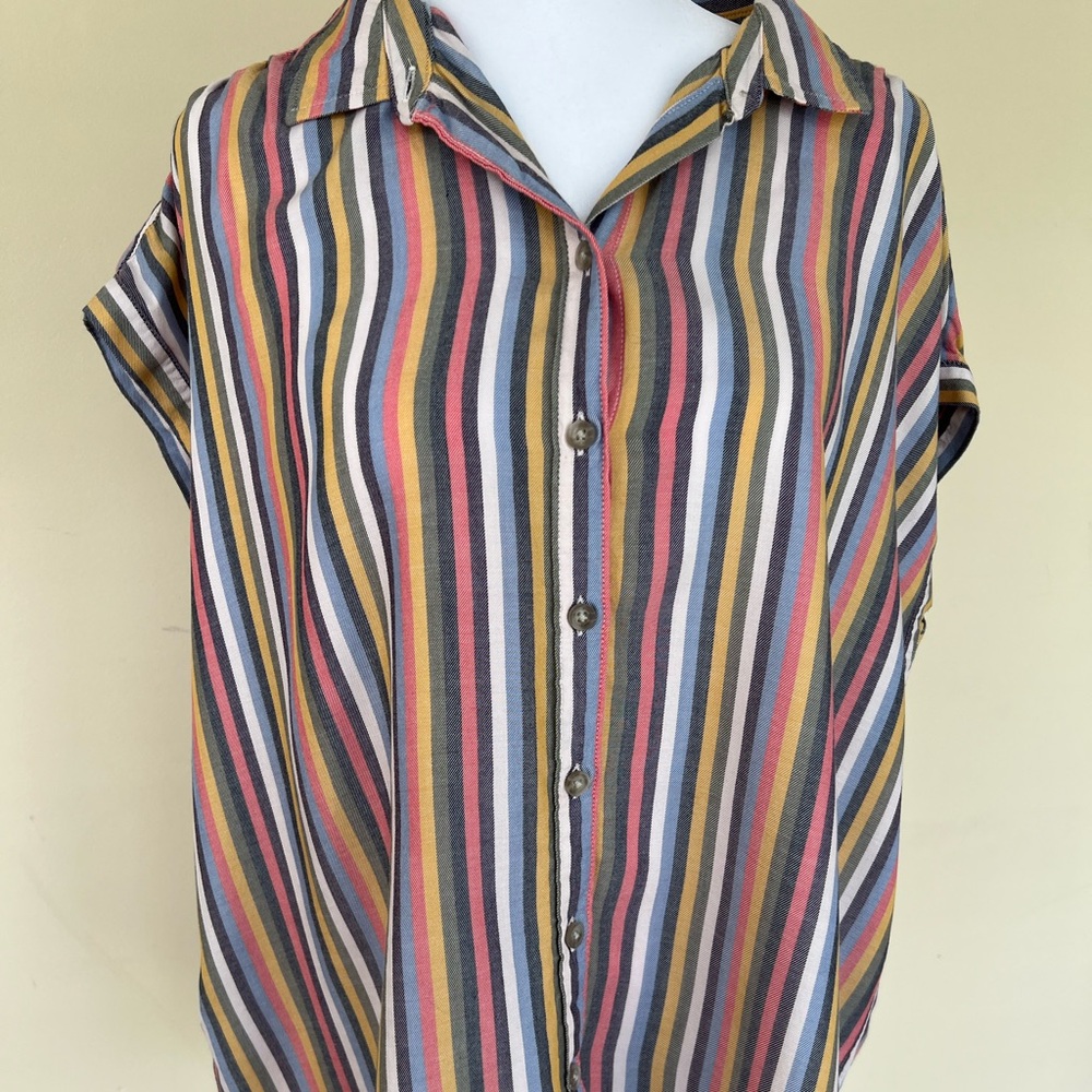 Eddie Bauer women’s large short sleeve top